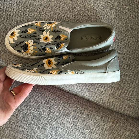 Bucket feet slip on sneakers - Picture 5 of 9